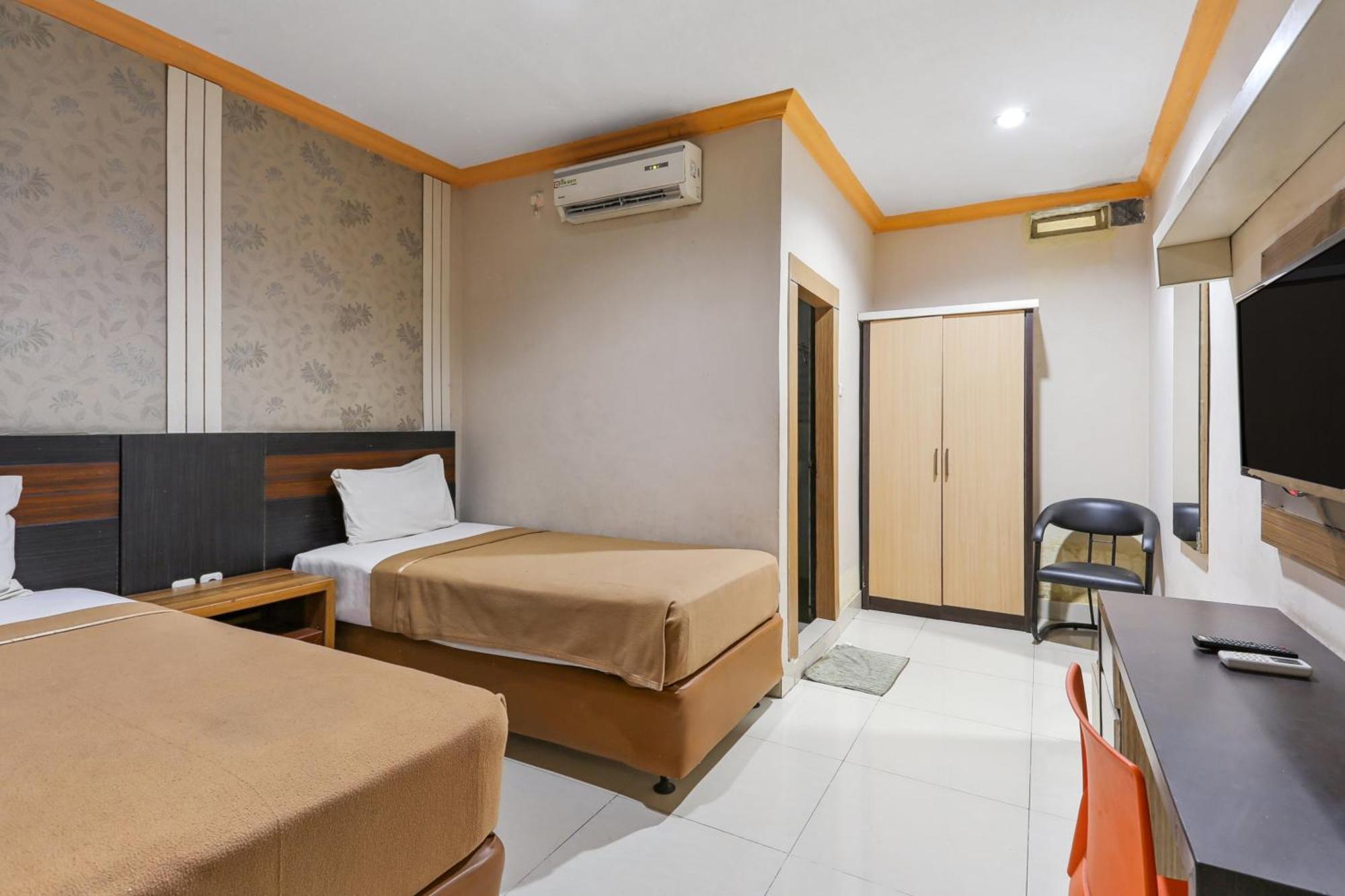 Collection O 93163 Hotel Grand Kartika Parepare Exterior foto
