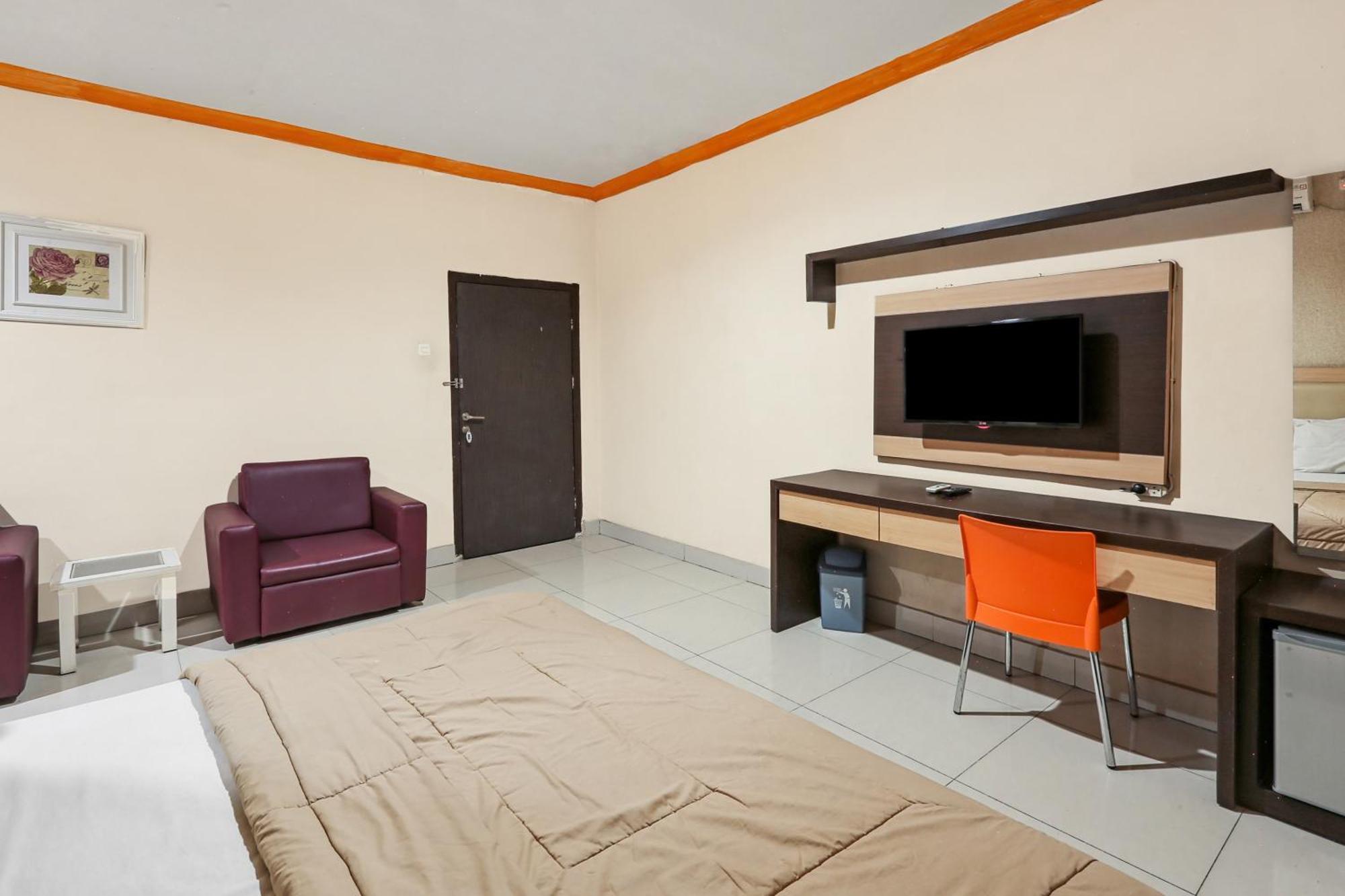 Collection O 93163 Hotel Grand Kartika Parepare Exterior foto