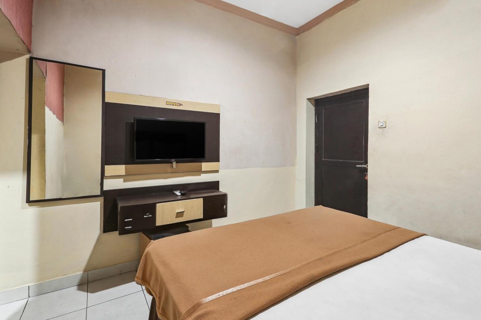 Collection O 93163 Hotel Grand Kartika Parepare Exterior foto