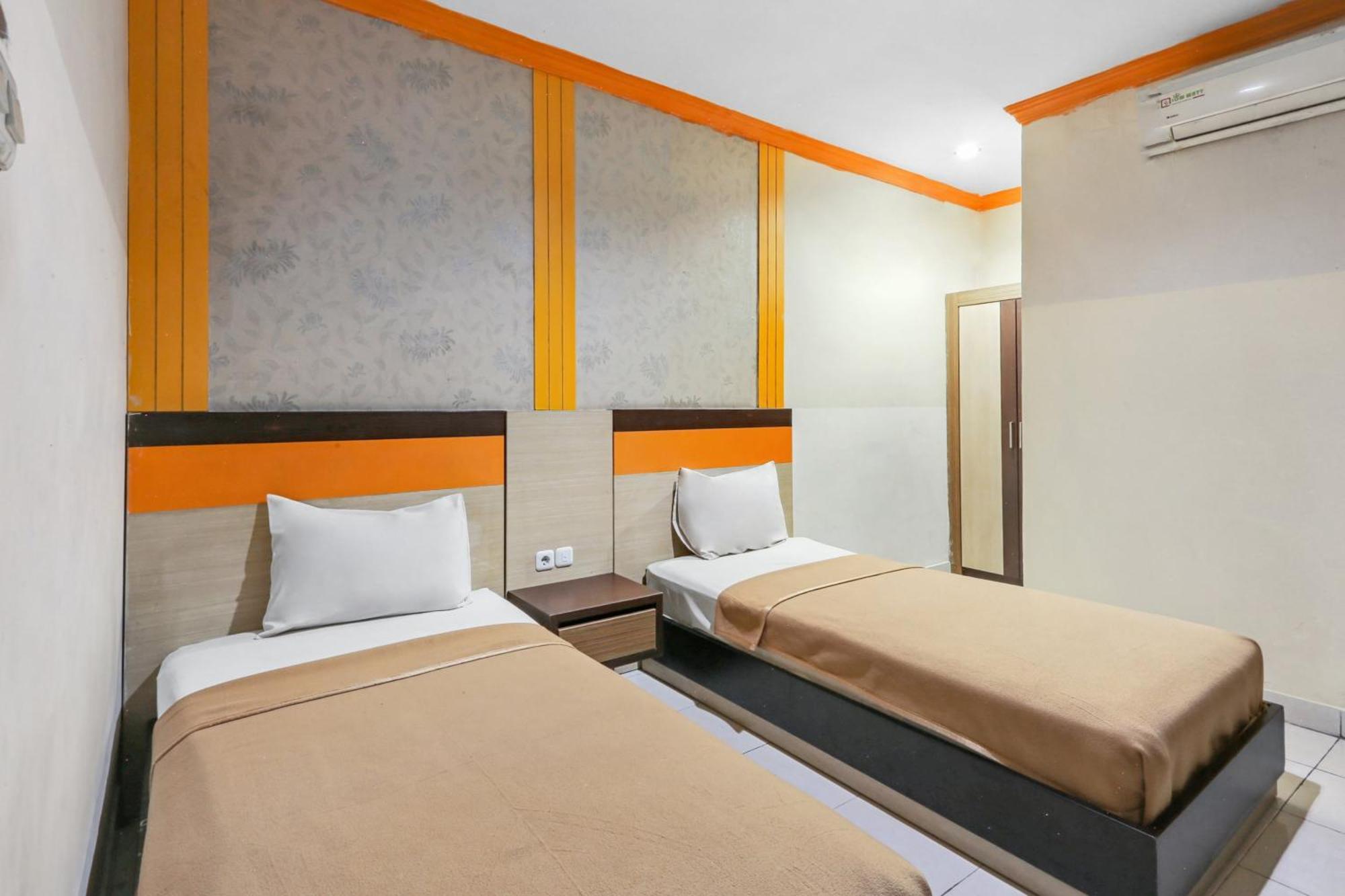 Collection O 93163 Hotel Grand Kartika Parepare Exterior foto