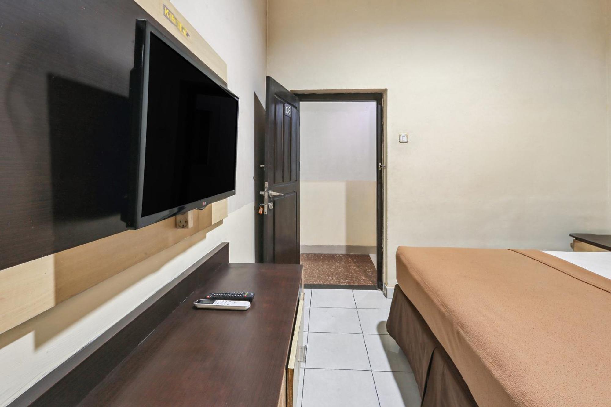 Collection O 93163 Hotel Grand Kartika Parepare Exterior foto