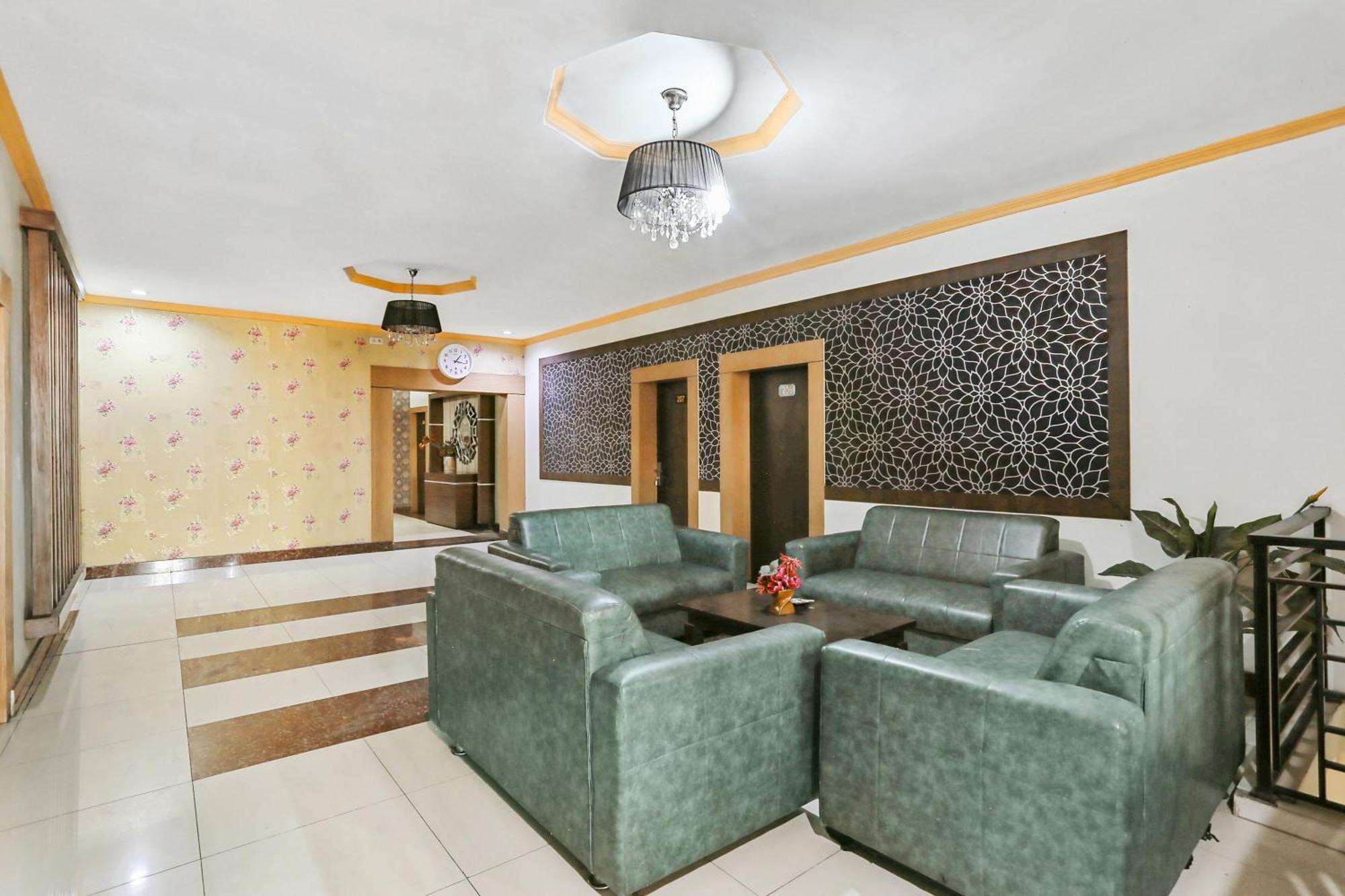 Collection O 93163 Hotel Grand Kartika Parepare Exterior foto