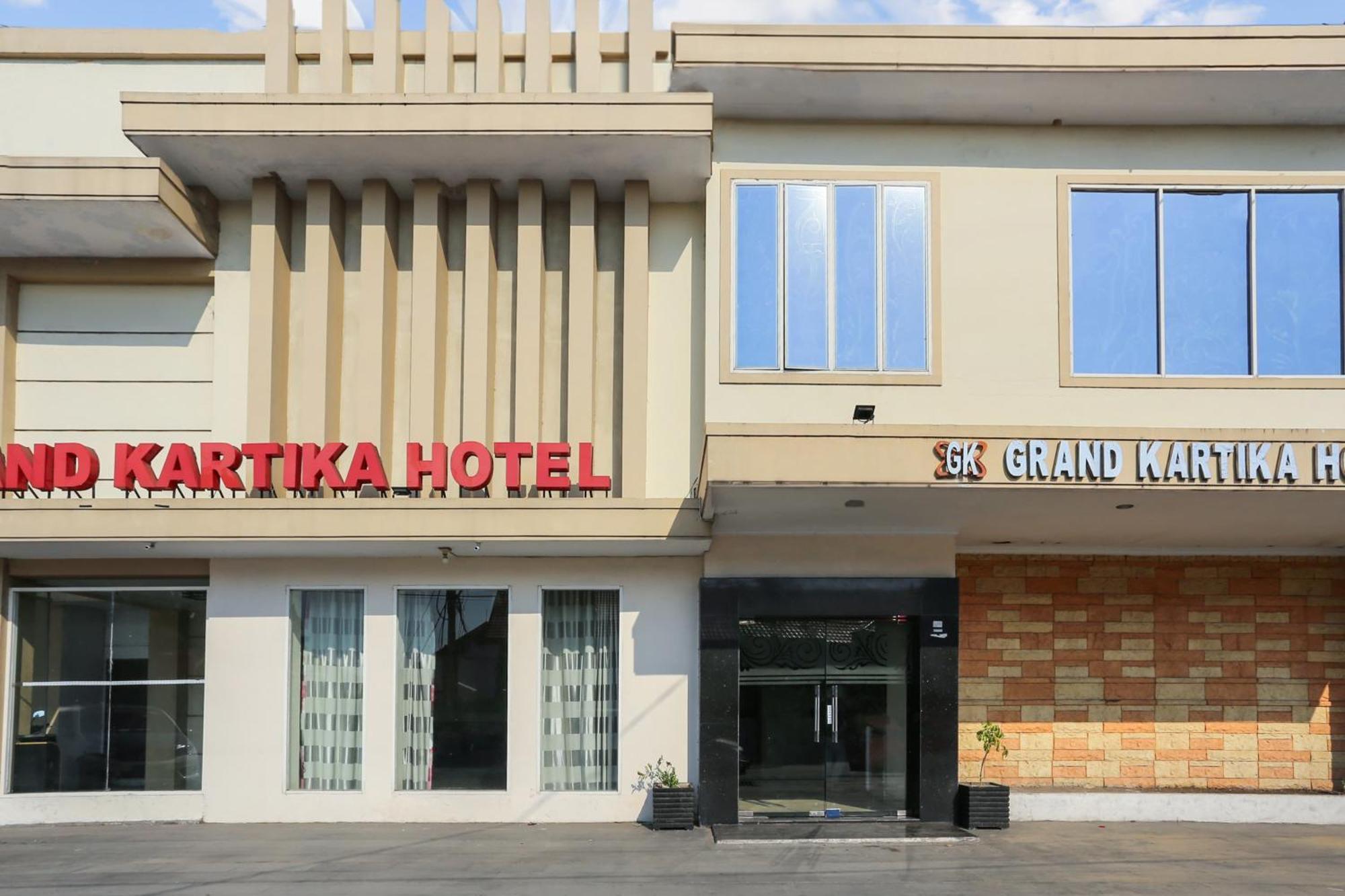 Collection O 93163 Hotel Grand Kartika Parepare Exterior foto