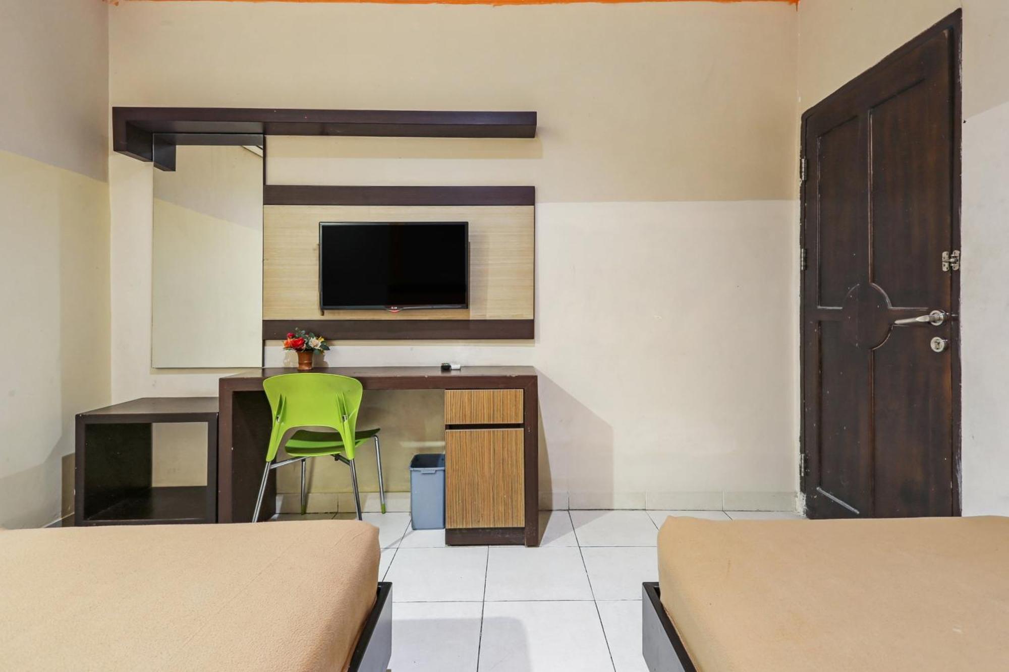 Collection O 93163 Hotel Grand Kartika Parepare Exterior foto